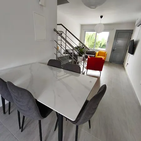 Harmonia פאראלימני